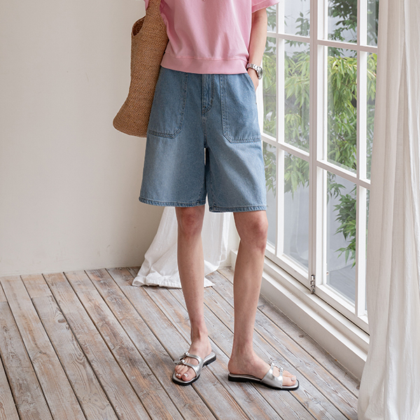 Sage Diagonal Pocket Banding Shorts