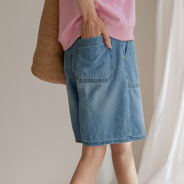 Sage Diagonal Pocket Banding Shorts
