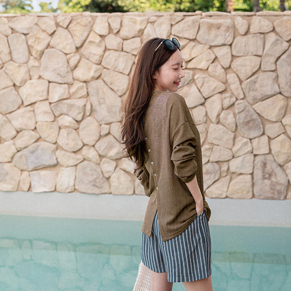 Summer Back Button Knitwear