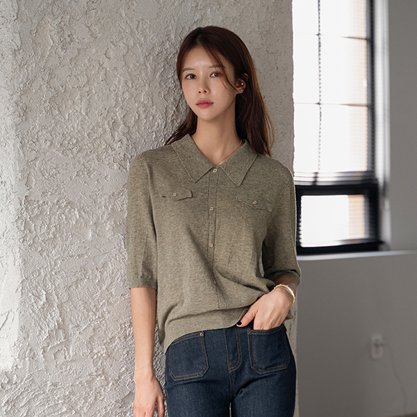 Gold Button Short-sleeve Collar Knitwear