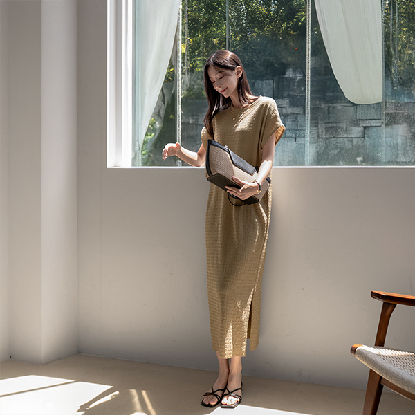 Slow Wrinkle Slits Dress