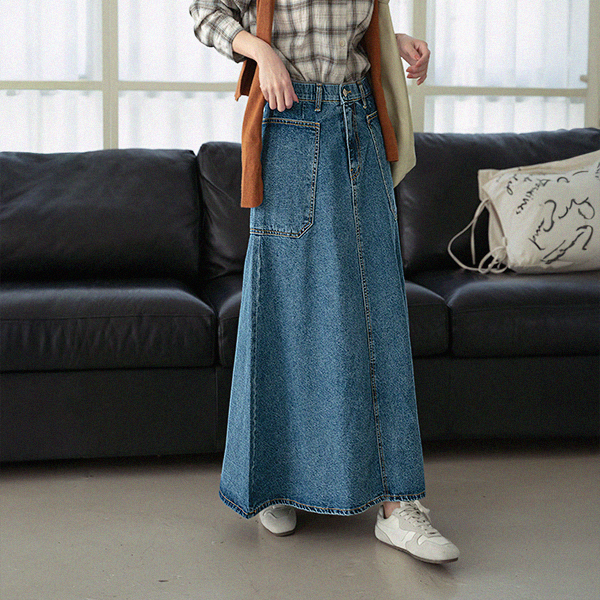 Wide Pocket Denim Skirt
