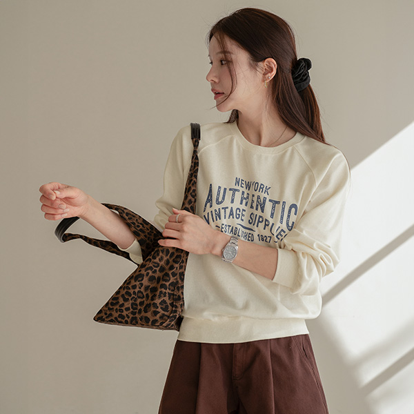 Vintage Serve Sweatshirt