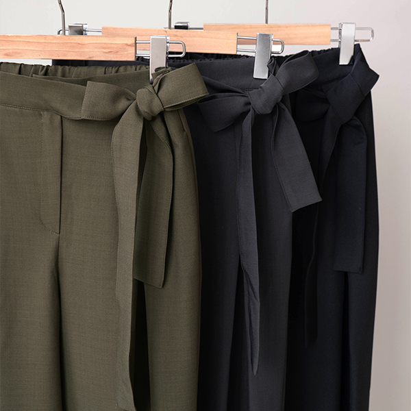 Turning double pleated slacks