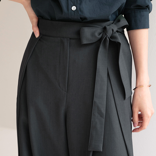 Turning double pleated slacks