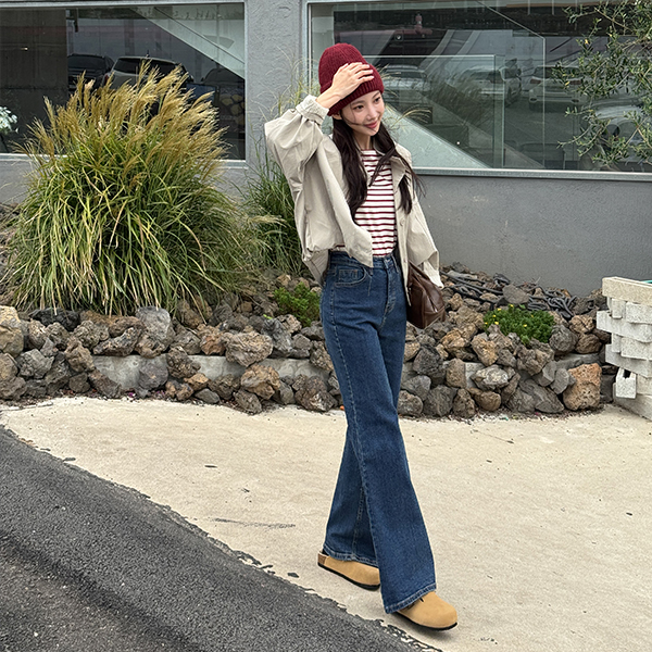 Dart Span Wide Boot cut Denim Pants