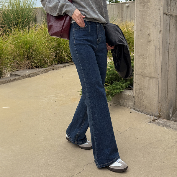 Dart Span Wide Boot cut Denim Pants