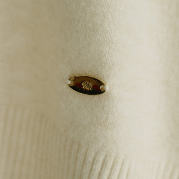 Classic Pendant V Knitwear