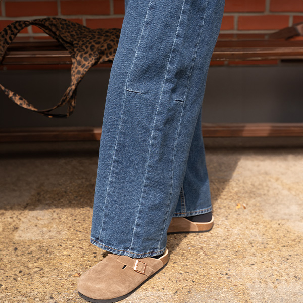 Mare Incision Curve Denim Pants