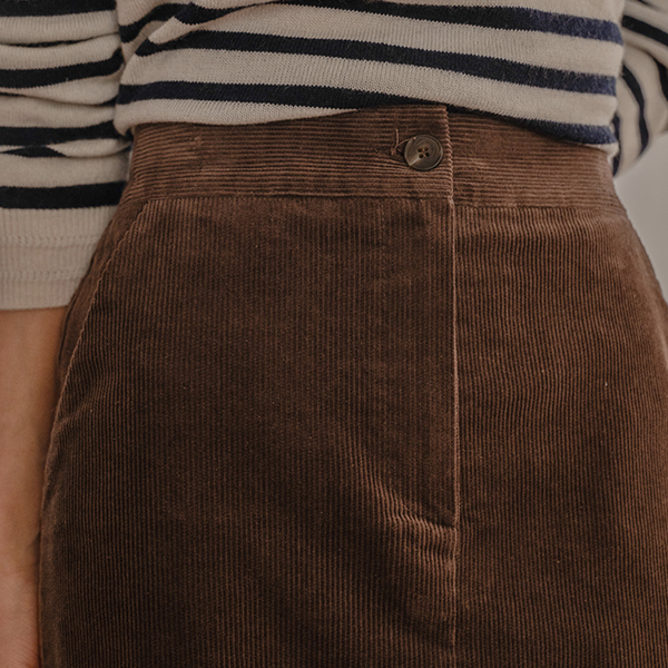 Front Slit Corduroy Straight Span Skirt