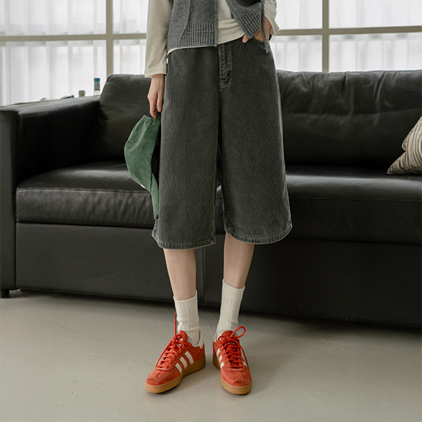 Dining Corduroy Bermuda Pants