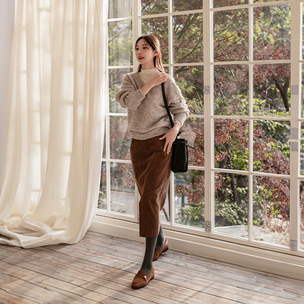 Here Loose V-neck Wool Knitwear