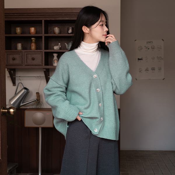 레이븐 Wool Boxy Cardigan