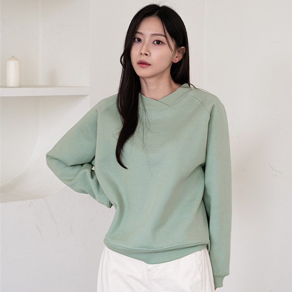 Sandy Cross Neck fleece lined Sweatshirt