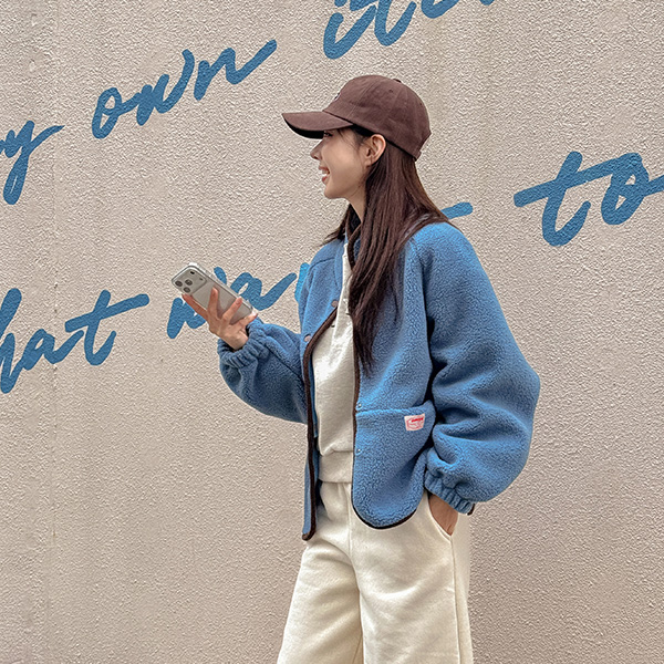 [valyou] Fogny Patch Fleece Jumper