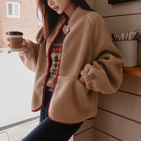 [valyou] Fogny Patch Fleece Jumper
