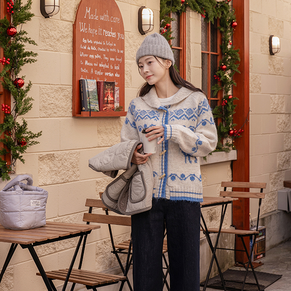 Nordic 떡볶이 Wool Collar Knitwear