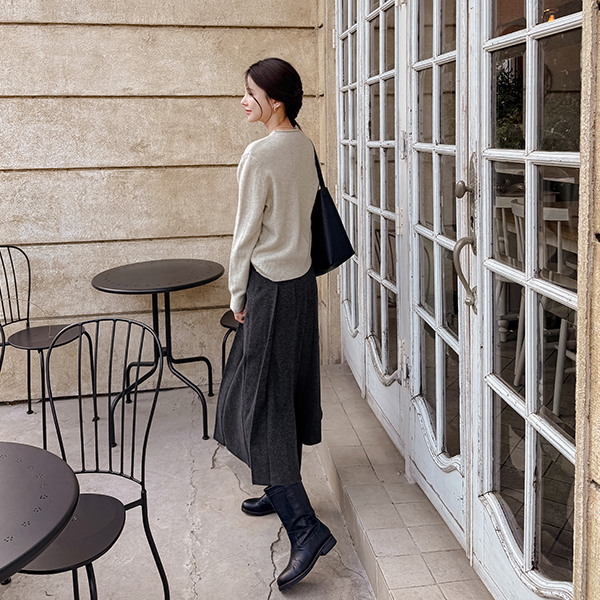 써니 pendant Round Knitwear