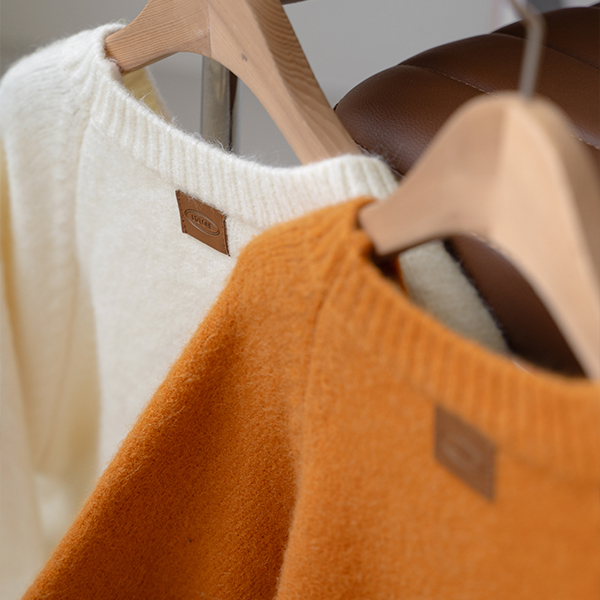[valyou] 퓨어 레더라벨 Knitwear