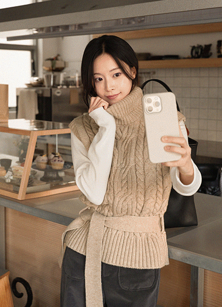 Twiddle Turtleneck Belt Knit Vest Korea
