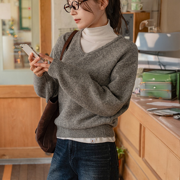 [Special Sale] 밀키 Wool V-neck Knitwear