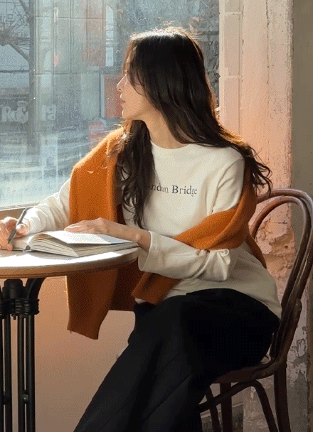 런던 fleece lined Round T-shirt Korea