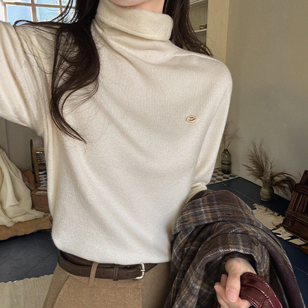 Mini Pendant Rolling Holament Turtleneck Knitwear