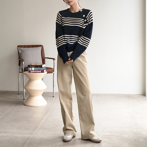 And horizontal striped Button Knitwear