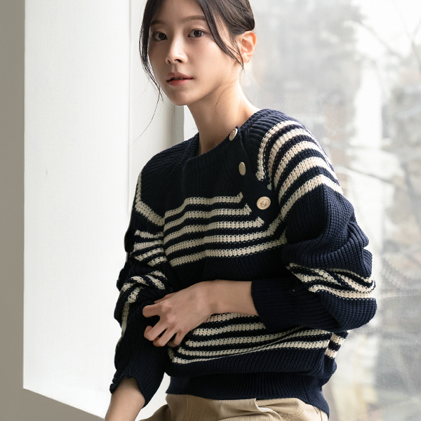 And horizontal striped Button Knitwear