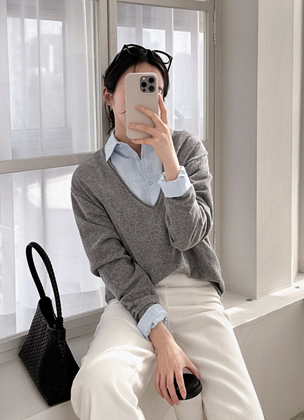 Slim Deepp V-neck Knitwear Korea