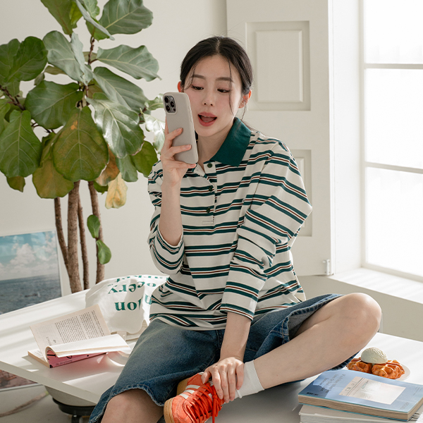 Coi Pendant Horizontal Striped Collared T-shirt