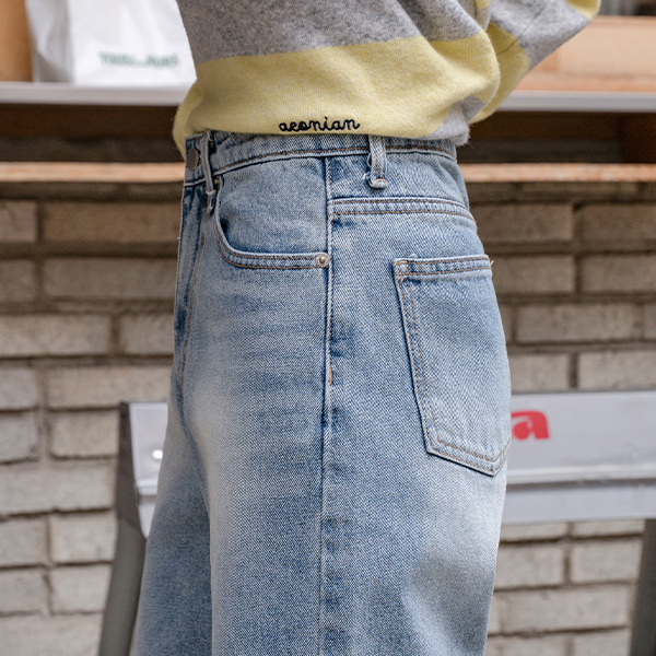 Long Log Wide Denim Pants