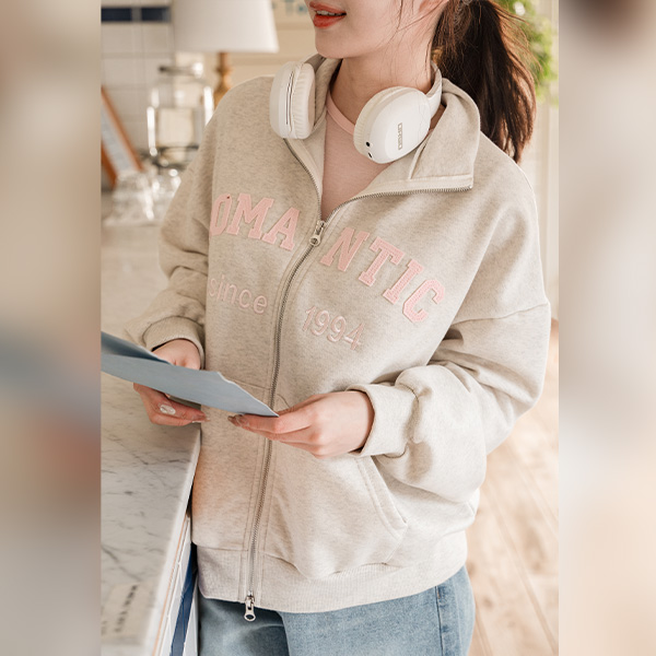 Romantic Patch Ttwo-way Zip up