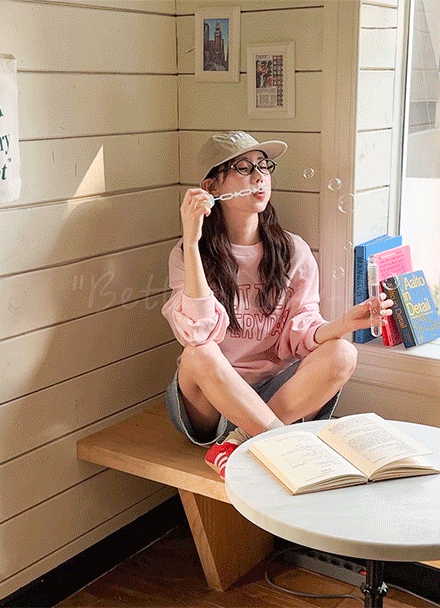 Verrer Lettering Sweatshirt Korea