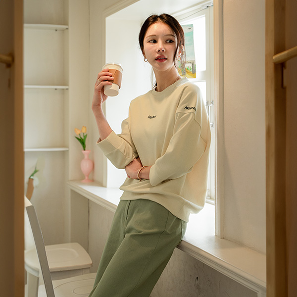 Archive Incision 3/4 Sleeve Sweatshirt
