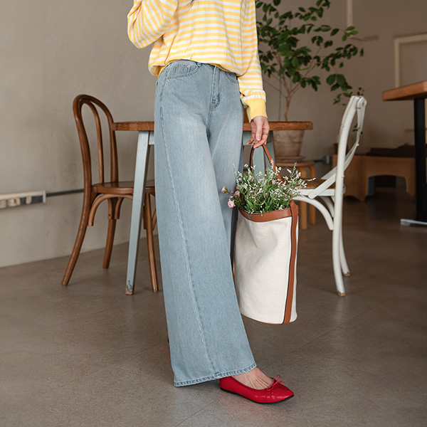Diagonal Incision Wide Banding Pants