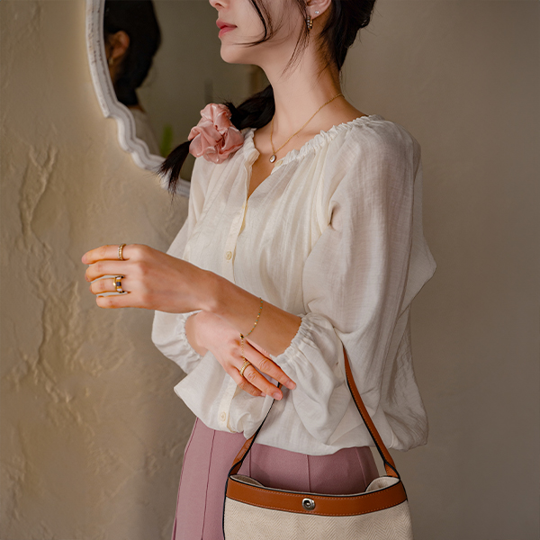 Ray Sheer String Blouse