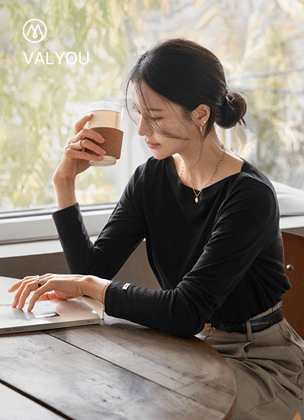 [valyou] 레니 보트넥 Long-sleeve T-shirt Korea