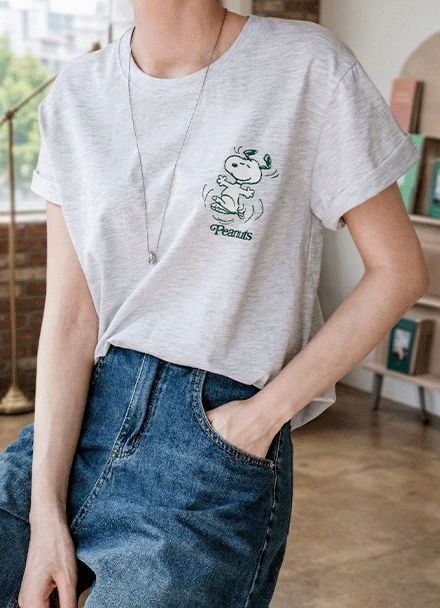 Peanut Snoopy Painting T-shirt Korea