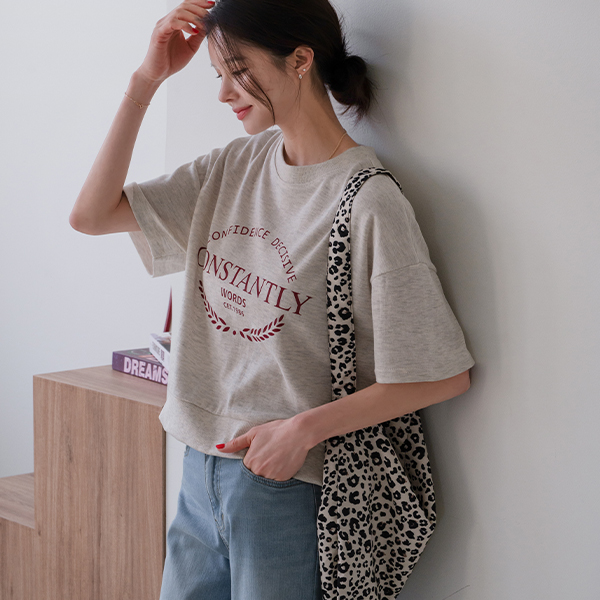 [Special Sale] Con Lettering Short-sleeve sweatshirt