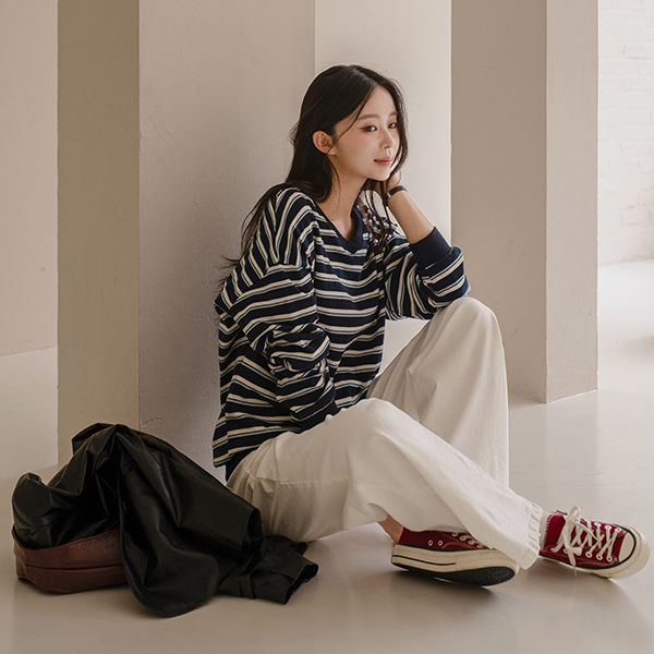 Robin Stripe V Sweatshirt