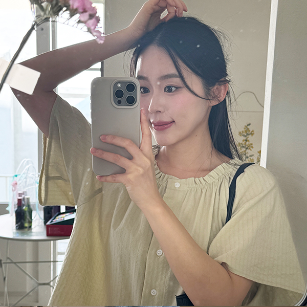 오믈렛 코지 Short-sleeve Blouse