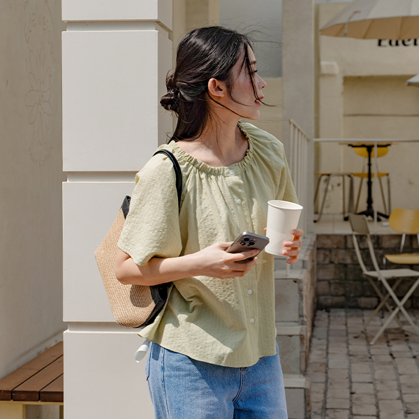 오믈렛 코지 Short-sleeve Blouse