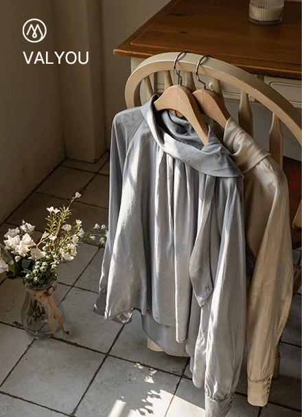 [valyou] Gold 펜던트 타이 Blouse Korea