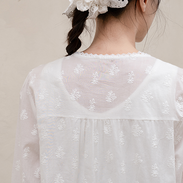 플로럴 Punching Blouse