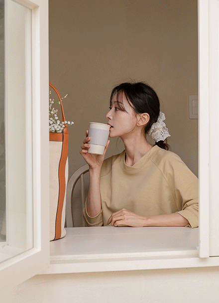 Cross 3/4 Sleeved Sweatshirt Korea