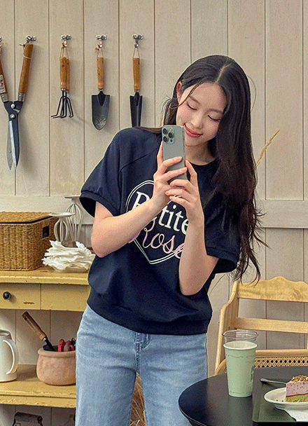 Rose Incision Short-sleeve Sweatshirt Korea