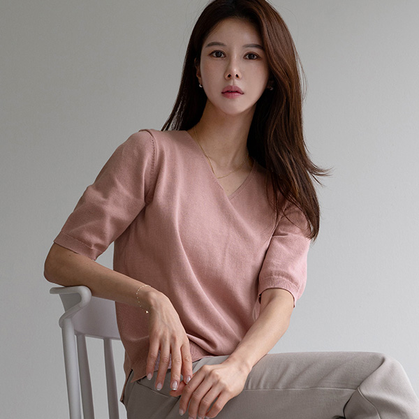 [valyou] All-V short-sleeved knitwear