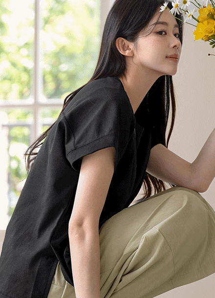 Simple Incision T-shirt Korea