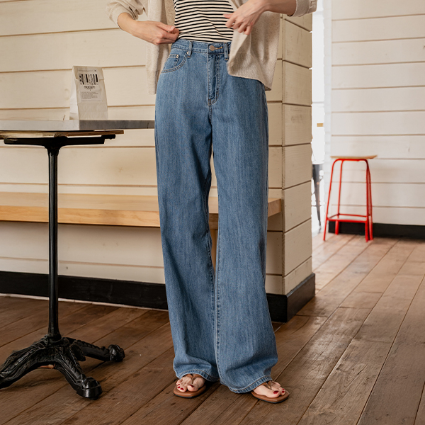 Easy-fit Wide Denim Pants